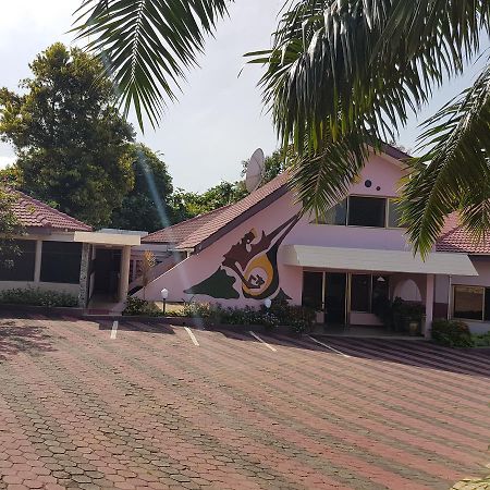 Royal Basin Resort Kumasi Esterno foto