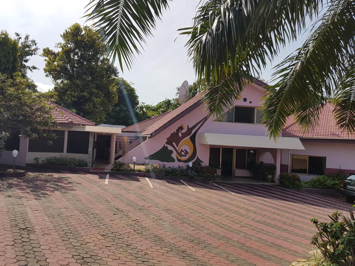 Royal Basin Resort Kumasi Esterno foto
